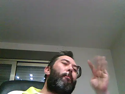 Snapshot of SirFrankonde chatting on 06/29/26, 06:40 SirFrankonde online show from 06/29/26, 06:40