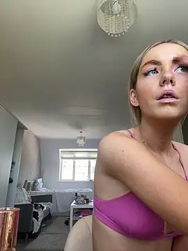 Snapshot of sophiemae chatting on 07/02/26, 10:21 sophiemae online show from 07/02/26, 10:21