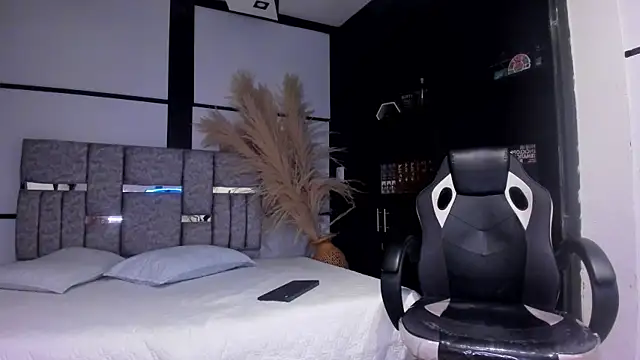 JessicaTylerr  online show from 07/03/26, 04:41