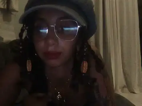 Snapshot of goddessmetzi chatting on 07/20/26, 03:47 goddessmetzi online show from 07/20/26, 03:47