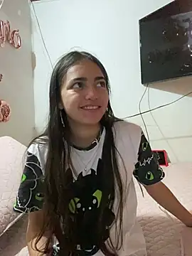 Julia valentina online show from 06/19/26, 03:01