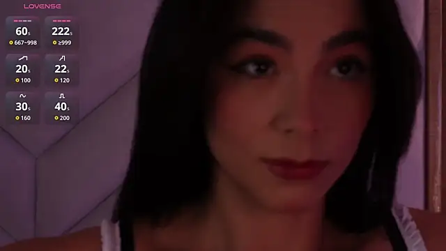 Snapshot of imLeanna_ chatting on 07/10/26, 10:43 imLeanna online show from 07/10/26, 10:43
