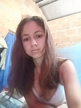 Snapshot of Mady23 chatting on 06/18/26, 01:27 Mady23 online show from 06/18/26, 01:27