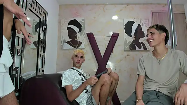 RED BOYS1 online show from 06/18/26, 08:35