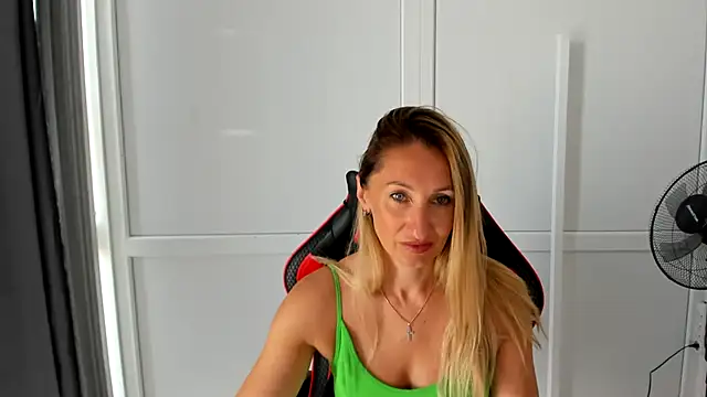 LilyDreamm online show from 06/29/26, 06:20