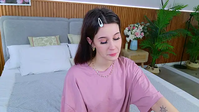 SelenaAlmond online show from 06/25/26, 05:05