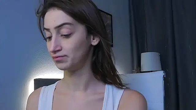 Snapshot of SofiaHill chatting on 08/03/26, 12:22 SofiaHill online show from 08/03/26, 12:22