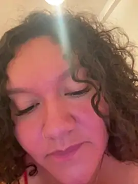 Snapshot of HeidiSanabria chatting on 07/07/26, 02:25 HeidiSanabria online show from 07/07/26, 02:25