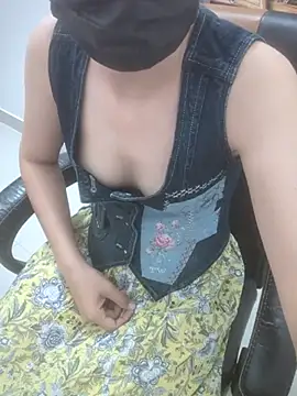 Snapshot of sushmita0 chatting on 06/19/26, 02:01 sushmita0 online show from 06/19/26, 02:01