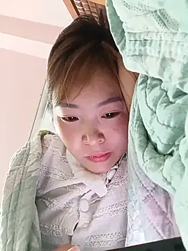 Snapshot of Emxinh-milo chatting on 06/20/26, 02:44 Emxinh-milo online show from 06/20/26, 02:44