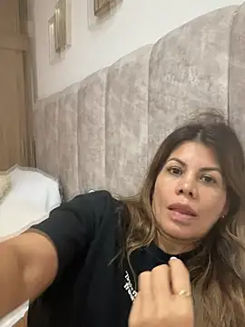 Valen Milf4u online show from 07/06/26, 12:50