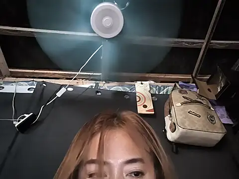 Snapshot of missceexx chatting on 07/20/26, 04:53 missceexx online show from 07/20/26, 04:53