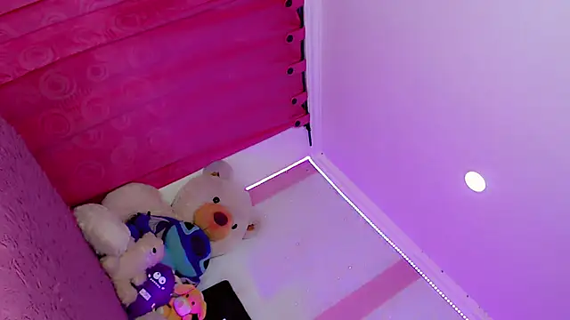 HeidiVanessa online show from 07/18/26, 02:09