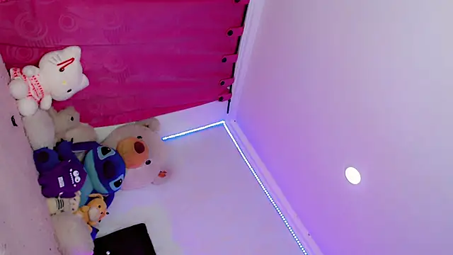 HeidiVanessa online show from 07/15/26, 01:34