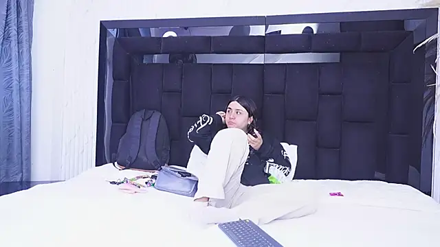 Snapshot of GabbyAndDominic chatting on 07/21/26, 12:39 GabbyAndDominic online show from 07/21/26, 12:39
