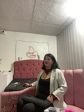 Snapshot of Selin_Sweet9 chatting on 06/19/26, 11:05 Selin Sweet9 online show from 06/19/26, 11:05