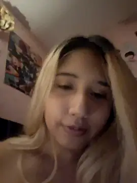 Snapshot of Honeycitabomnita chatting on 06/20/26, 03:33 Honeycitabomnita online show from 06/20/26, 03:33