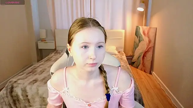 LiliTiny online show from 06/25/26, 01:14