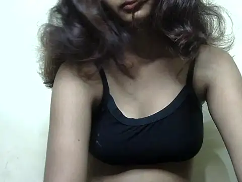Snapshot of sayana_shrma chatting on 06/22/26, 03:25 sayana shrma online show from 06/22/26, 03:25