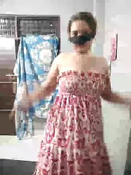 Snapshot of king_queen69 chatting on 07/16/26, 05:43 king queen69 online show from 07/16/26, 05:43