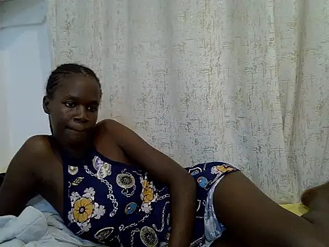 Snapshot of sexyeve1 chatting on 07/05/26, 04:19 sexyeve1 online show from 07/05/26, 04:19