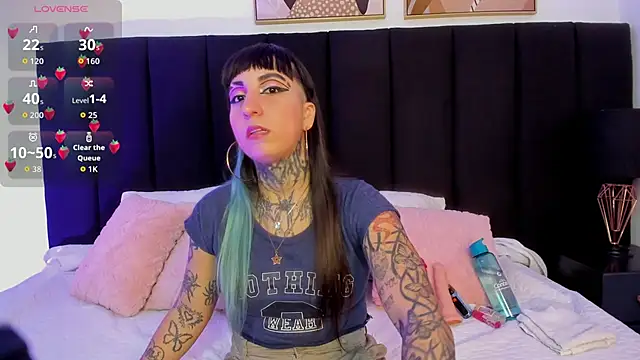 izzy moon7 online show from 06/30/26, 11:10