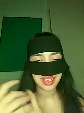 Snapshot of Asma-33 chatting on 07/02/26, 11:22 Asma-33 online show from 07/02/26, 11:22