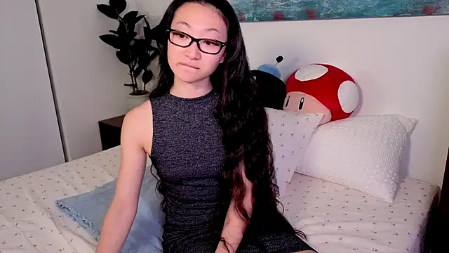 MySweetSofie online show from 11/23/25, 04:44