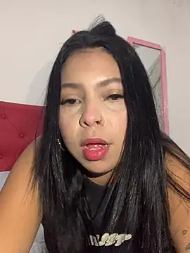 Snapshot of Emilygomez_19 chatting on 06/21/26, 04:51 Emilygomez 19 online show from 06/21/26, 04:51