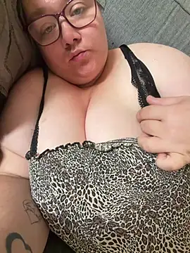 Snapshot of Honey_HazelX chatting on 06/27/26, 12:33 Honey HazelX online show from 06/27/26, 12:33