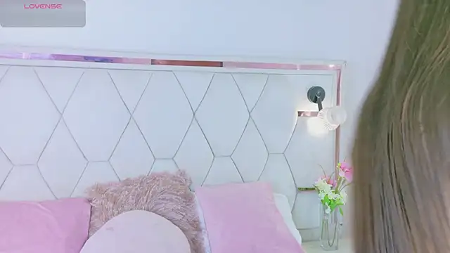 Snapshot of AnahTaylor chatting on 07/19/26, 02:14 AnahTaylor online show from 07/19/26, 02:14