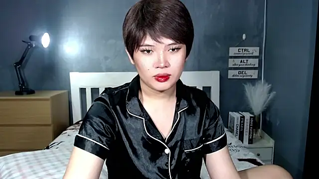 Snapshot of STUCK_on_YOU_ chatting on 10/04/25, 08:10 STUCK on YOU  online show from 10/04/25, 08:10