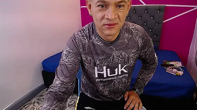 Snapshot of Cesirry_ chatting on 07/18/26, 01:41 Cesirry online show from 07/18/26, 01:41