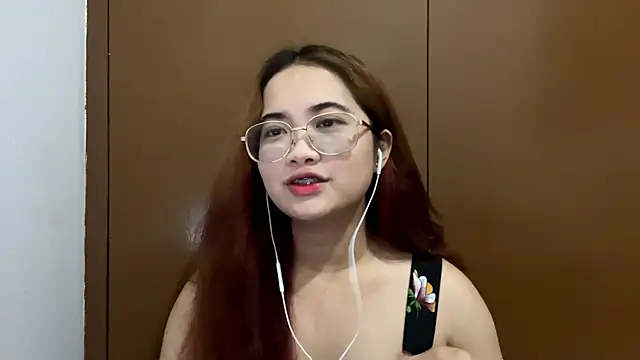 Snapshot of BeverlyKulcona chatting on 06/22/26, 12:02 BeverlyKulcona online show from 06/22/26, 12:02