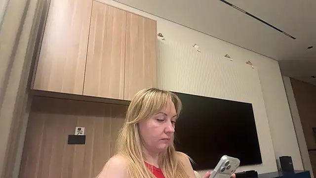 Dorielle online show from 06/25/26, 06:02