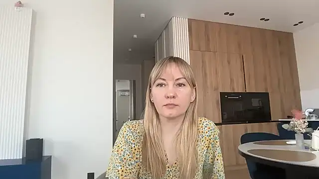 Dorielle online show from 06/25/26, 05:12