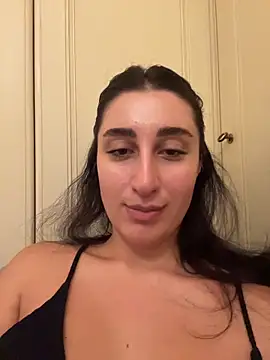 Snapshot of _Elina_ chatting on 07/01/26, 08:25 Elina online show from 07/01/26, 08:25