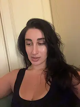 Snapshot of _Elina_ chatting on 07/06/26, 08:32 Elina online show from 07/06/26, 08:32