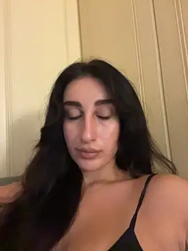 Snapshot of _Elina_ chatting on 06/27/26, 10:10 Elina online show from 06/27/26, 10:10