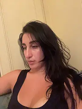 Snapshot of _Elina_ chatting on 07/06/26, 03:03 Elina online show from 07/06/26, 03:03