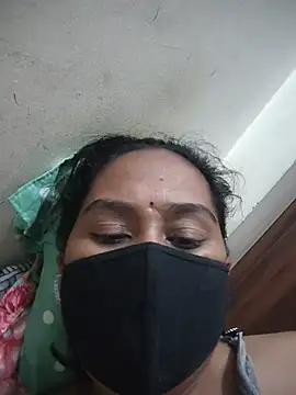 Snapshot of Lundpakadu chatting on 07/13/26, 01:32 Lundpakadu online show from 07/13/26, 01:32