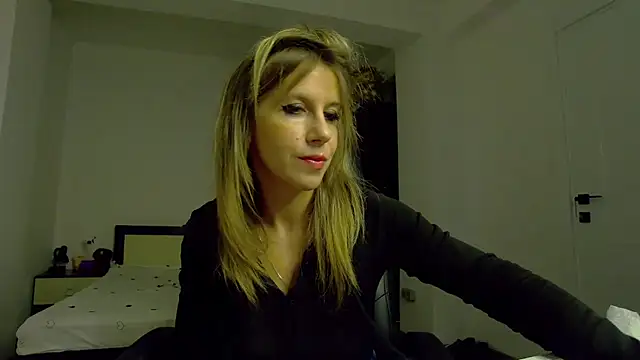 DedeSibel online show from 03/23/26, 04:18