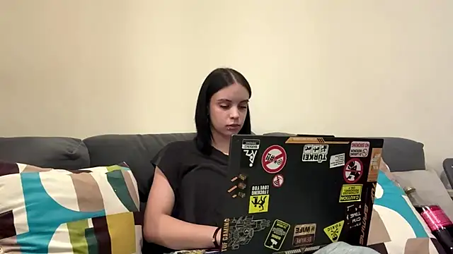 martinienjoyer online show from 06/26/26, 07:36