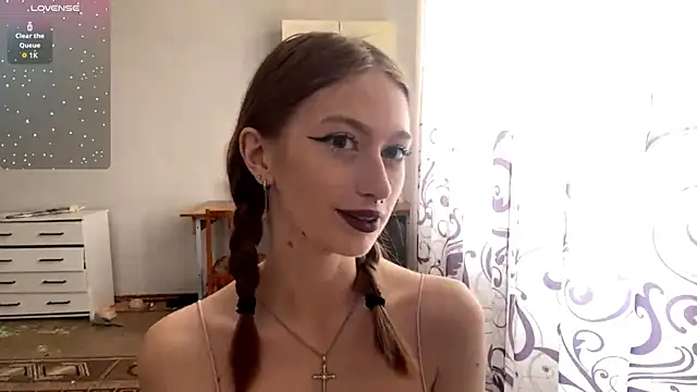Snapshot of NicoleLouis chatting on 06/22/26, 09:06 NicoleLouis online show from 06/22/26, 09:06