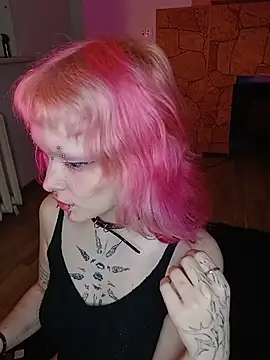 Snapshot of meow_nicole chatting on 06/29/26, 10:53 meow nicole online show from 06/29/26, 10:53