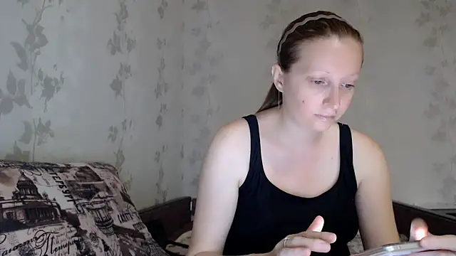 Snapshot of Foxyy_Helen chatting on 07/16/26, 04:26 Foxyy Helen online show from 07/16/26, 04:26