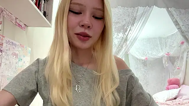 LinaFloww online show from 07/03/26, 07:20
