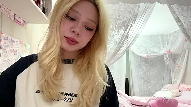LinaFloww online show from 07/01/26, 07:14