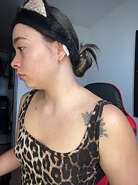 mia bornner online show from 07/23/26, 02:35