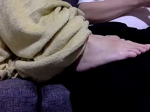 feetlilly online show from 06/23/26, 02:09